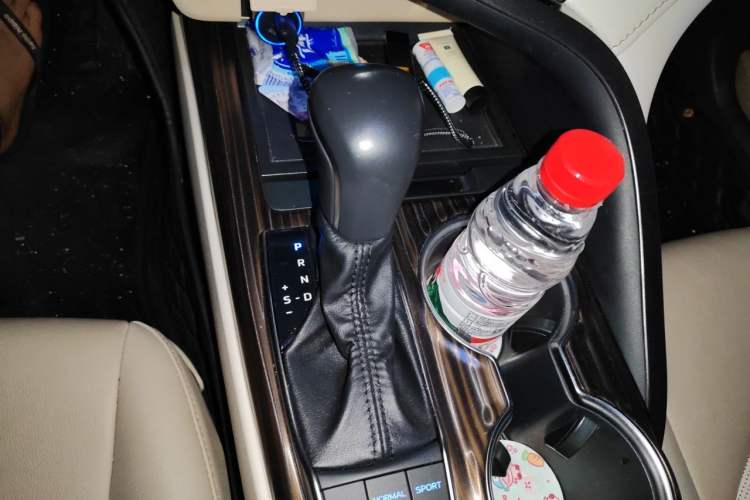 Used Toyota Camry 2019 2.5G Luxury Edition China VI Standard Gear Lever