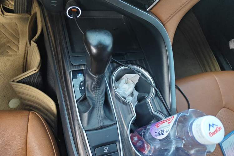 Used Toyota Camry 2019 Revised Version 2.0G Luxury Edition Gear Lever