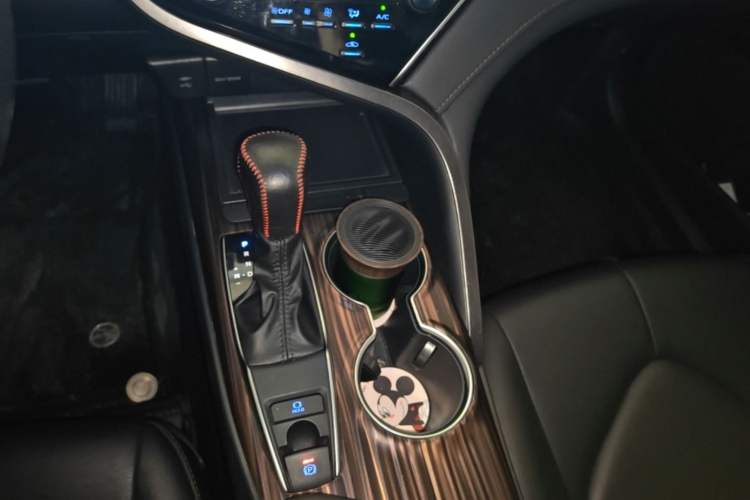 Used Toyota Camry 2019 Revised Version 2.0G Luxury Edition Gear Lever