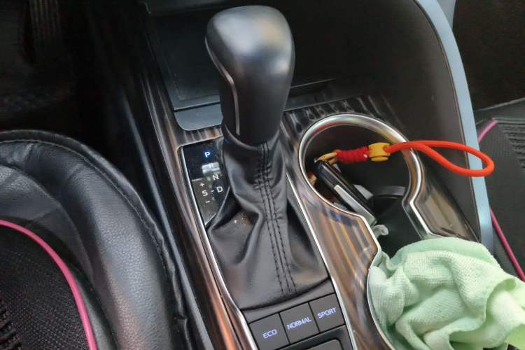 Used Toyota Camry 2019 2.5G Luxury Edition China VI Standard Gear Lever