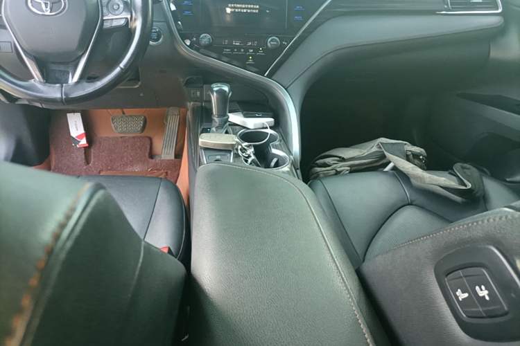 Used Toyota Camry 2019 Revised Version 2.0G Luxury Edition Gear Lever