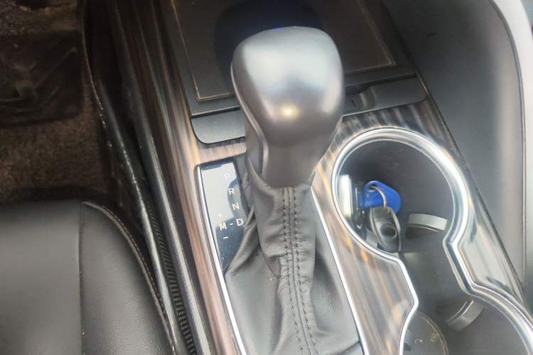 Used Toyota Camry 2019 2.0G Luxury Edition China VI Standard Gear Lever