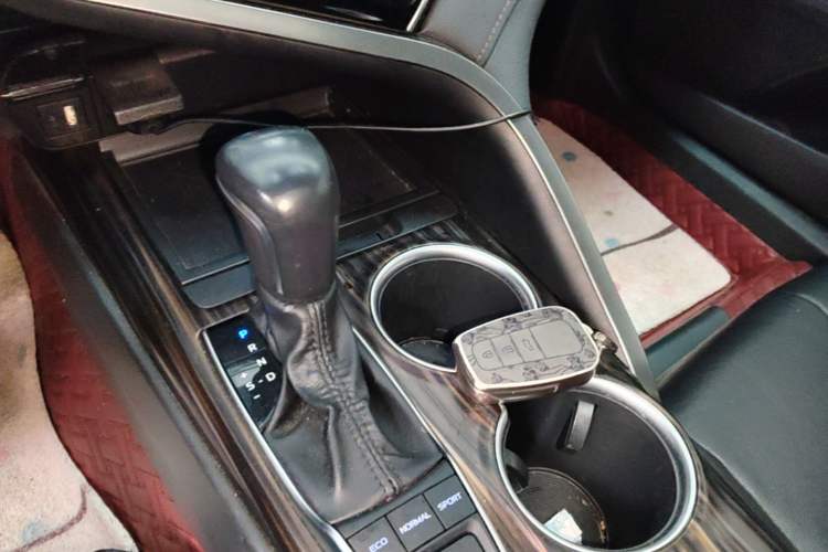 Used Toyota Camry 2019 Revised Version 2.5G Luxury Edition Gear Lever