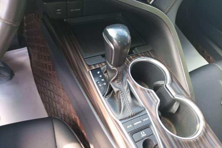 Used Toyota Camry 2019 Revised Version 2.5G Luxury Edition Gear Lever