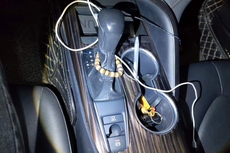 Used Toyota Camry 2019 Revised Version 2.0G Luxury Edition Gear Lever