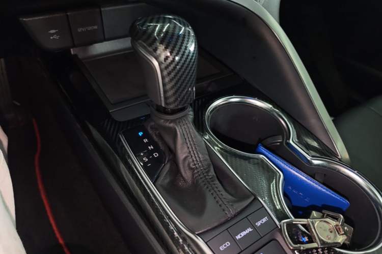 Used Toyota Camry 2019 2.5S FENGSHANG Version China VI Standard Gear Lever