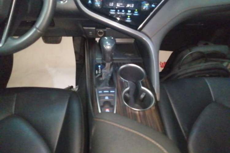 Used Toyota Camry 2019 Revised Version 2.5G Luxury Edition Gear Lever