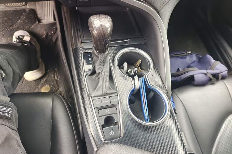 Used Toyota Camry 2019 2.5G Luxury Edition China VI Standard Gear Lever
