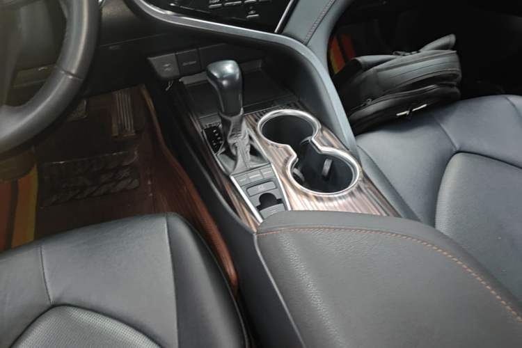 Used Toyota Camry 2019 Revised Version 2.5G Luxury Edition Gear Lever