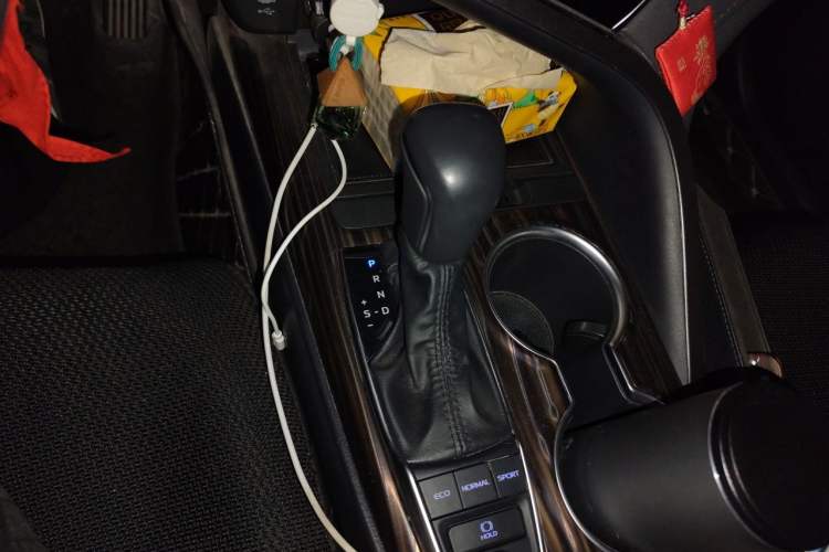 Used Toyota Camry 2019 2.5G Luxury Edition China V Standard Gear Lever