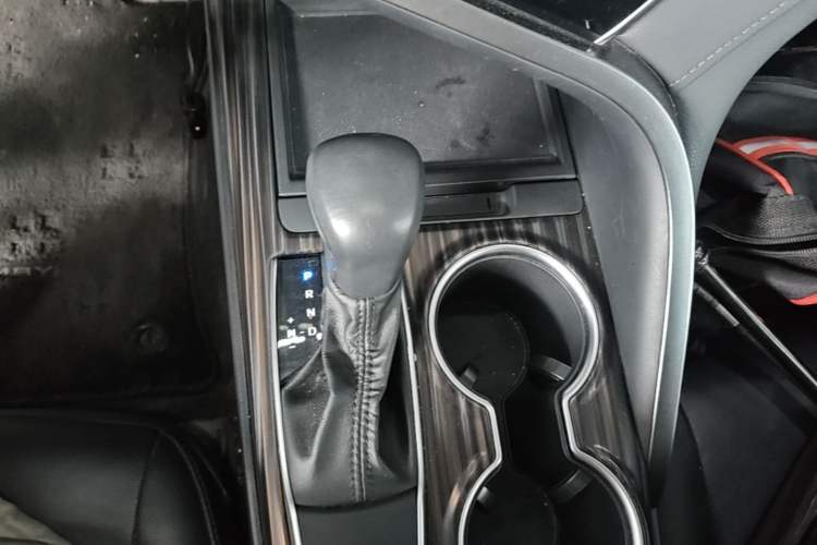 Used Toyota Camry 2019 Revised Version 2.0G Luxury Edition Gear Lever