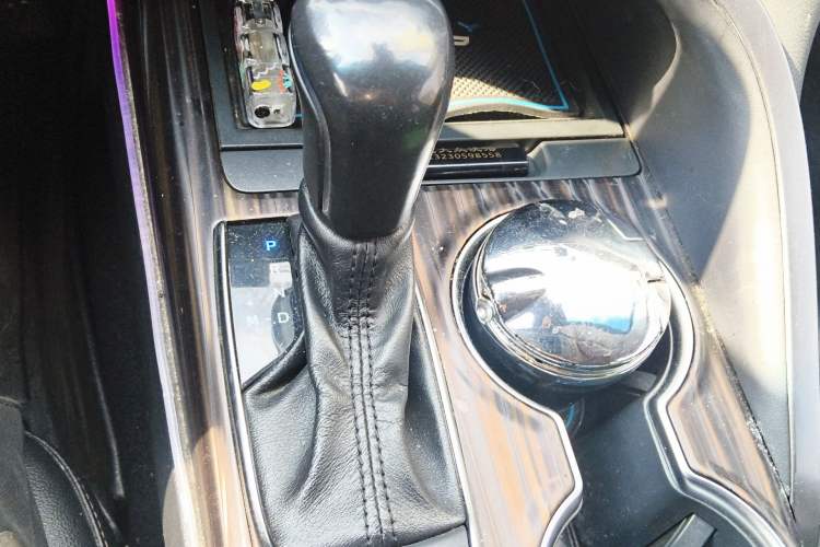 Used Toyota Camry 2019 2.0G Luxury Edition China VI Standard Gear Lever