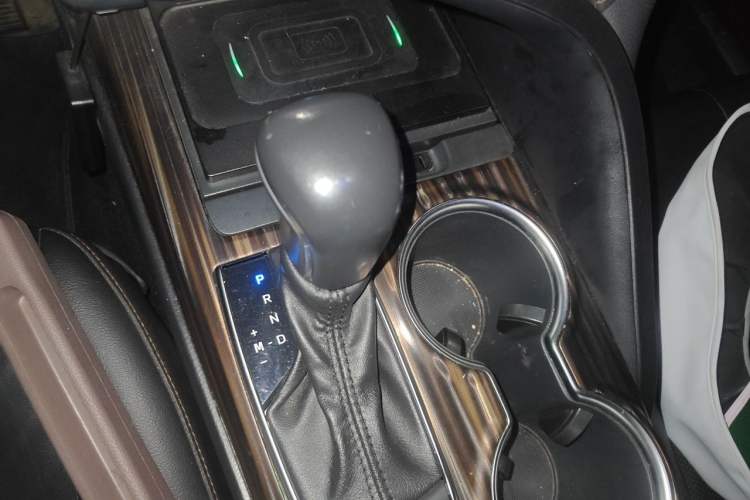 Used Toyota Camry 2019 2.0G Luxury Edition China VI Standard Gear Lever