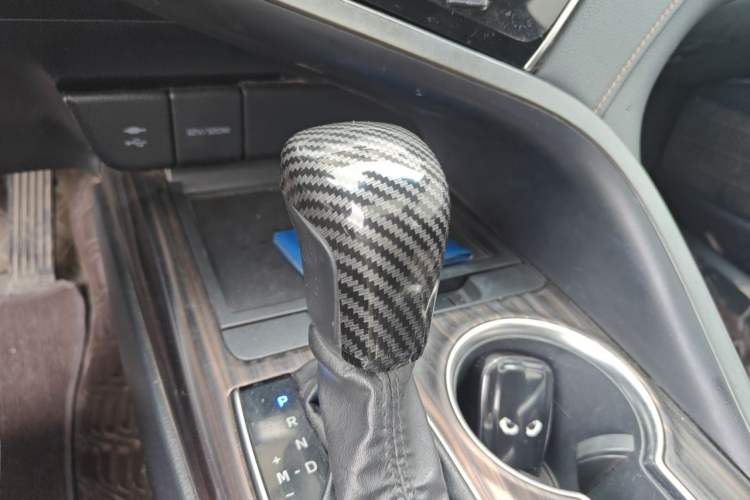 Used Toyota Camry 2019 Revised Version 2.0G Luxury Edition Gear Lever