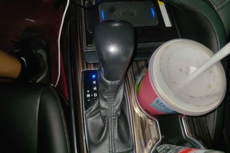 Used Toyota Camry 2019 2.0G Luxury Edition China VI Standard Gear Lever