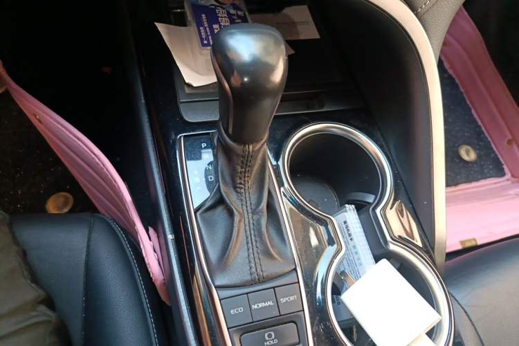 Used Toyota Camry 2019 2.5S FENGSHANG Version China VI Standard Gear Lever