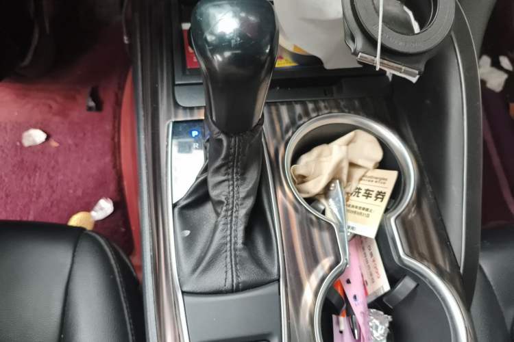 Used Toyota Camry 2019 Revised Version 2.0G Luxury Edition Gear Lever