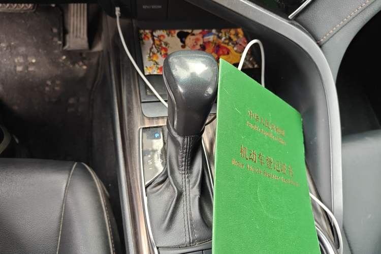 Used Toyota Camry 2019 2.5G Luxury Edition China V Standard Gear Lever