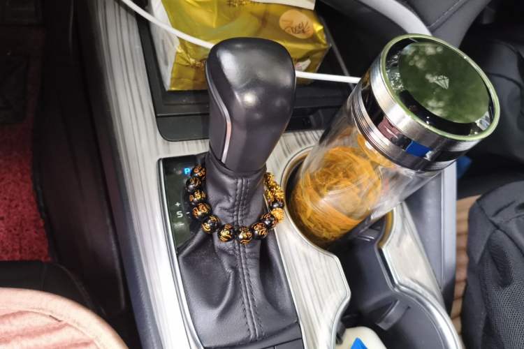 Used Toyota Camry 2019 Dual-Engine 2.5 HG Luxury Edition China V Standard Gear Lever