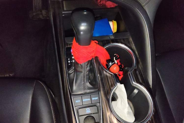 Used Toyota Camry 2019 Revised Version 2.5G Luxury Edition Gear Lever