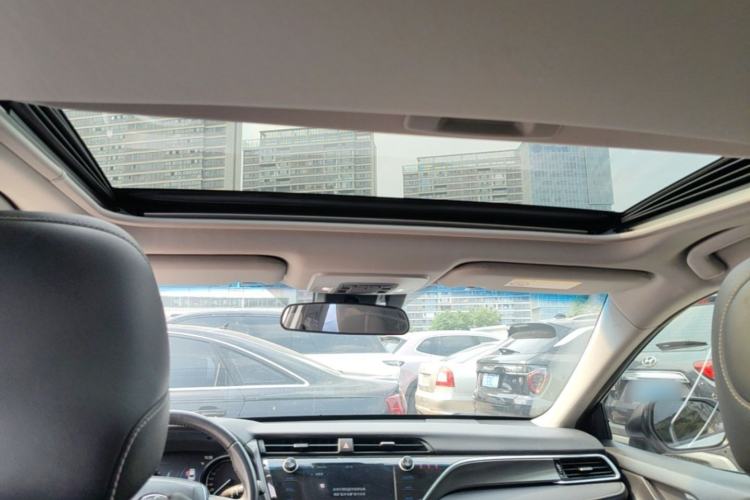 Used Toyota Camry 2019 Dual-Engine 2.5HS FENGSHANG Edition China VI Standard Headliner