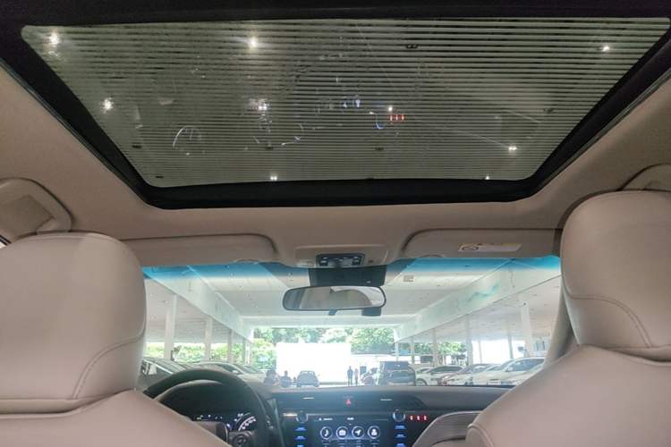 Used Toyota Camry 2019 Dual-Engine 2.5 HG Luxury Edition China VI Standard Headliner