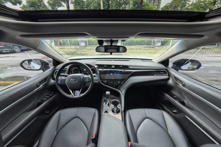 Used Toyota Camry 2019 2.0G Luxury Edition China VI Standard Interior 1