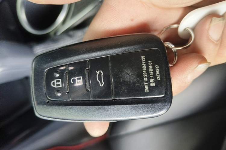 Used Toyota Camry 2019 Dual-Engine 2.5HS FENGSHANG Edition China VI Standard Interior 1