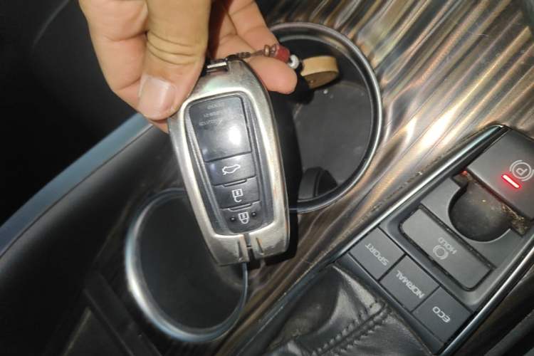 Used Toyota Camry 2019 Revised Version 2.5G Luxury Edition Interior 1