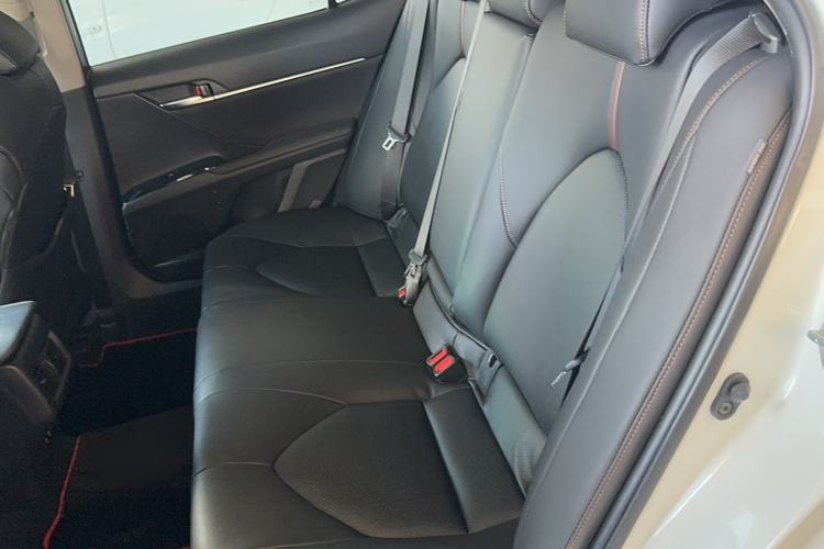 Used Toyota Camry 2019 2.0S FENGSHANG Version China VI Standard Interior 1