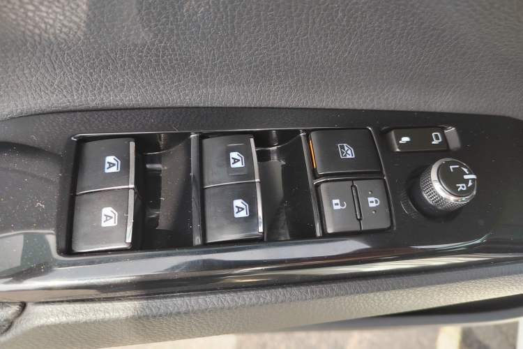 Used Toyota Camry 2019 2.0G Luxury Edition China VI Standard Interior 10