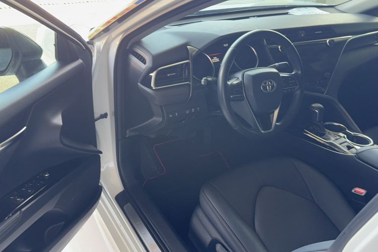 Used Toyota Camry 2019 2.0S FENGSHANG Version China VI Standard Interior 2