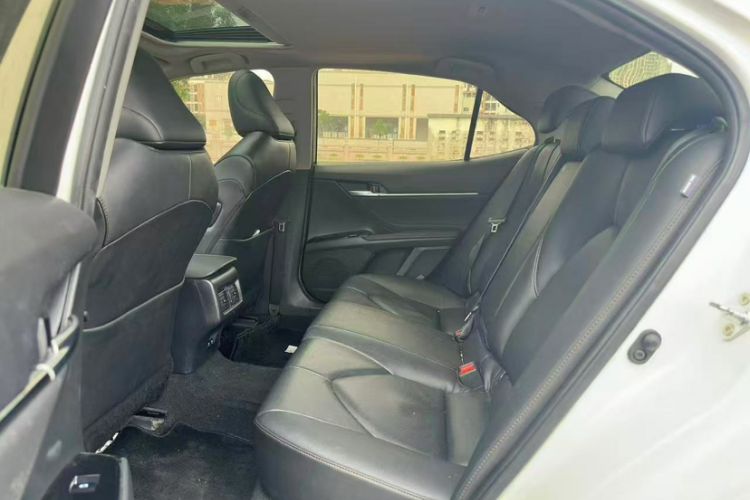 Used Toyota Camry 2019 Revised Version 2.0G Luxury Edition Interior 3