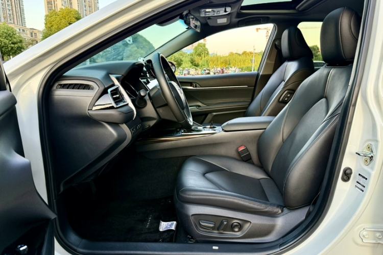 Used Toyota Camry 2019 2.0G Luxury Edition China VI Standard Interior 3