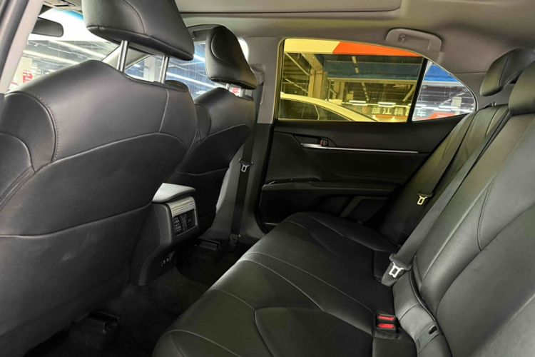Used Toyota Camry 2019 Revised Version Dual-Engine 2.5 HG Luxury Edition Interior 3
