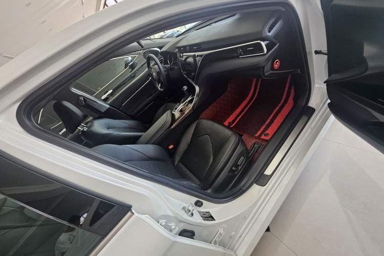 Used Toyota Camry 2019 2.0G Luxury Edition China V Standard Interior 3
