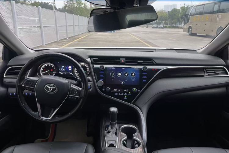 Used Toyota Camry 2019 2.0G Luxury Edition China VI Standard Interior 3