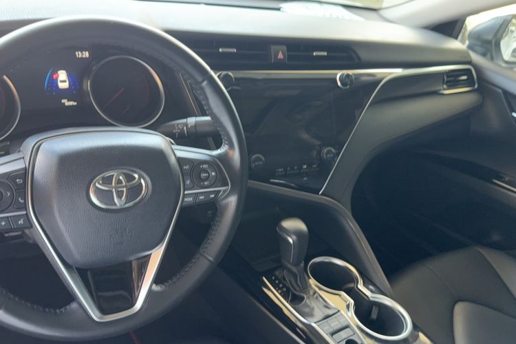 Used Toyota Camry 2019 2.0S FENGSHANG Version China VI Standard Interior 3