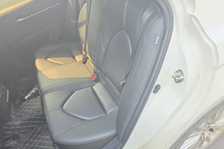 Used Toyota Camry 2019 2.5G Luxury Edition China VI Standard Interior 4