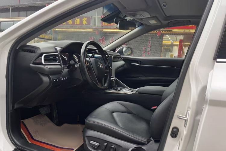 Used Toyota Camry 2019 2.0G Luxury Edition China VI Standard Interior 4