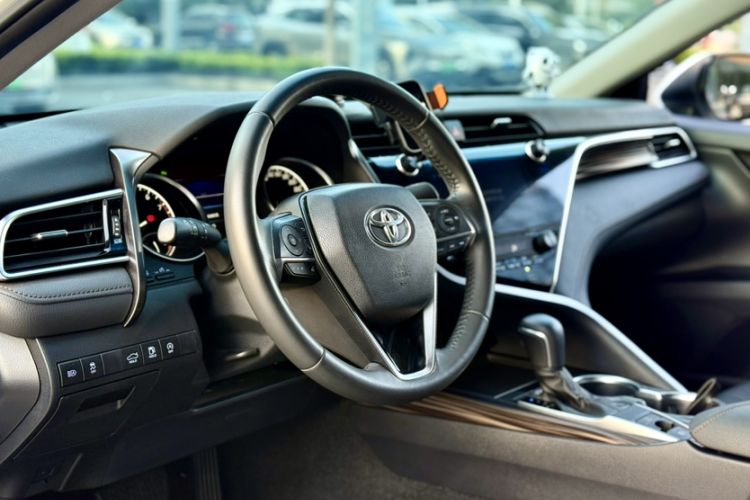 Used Toyota Camry 2019 2.0G Luxury Edition China VI Standard Interior 5