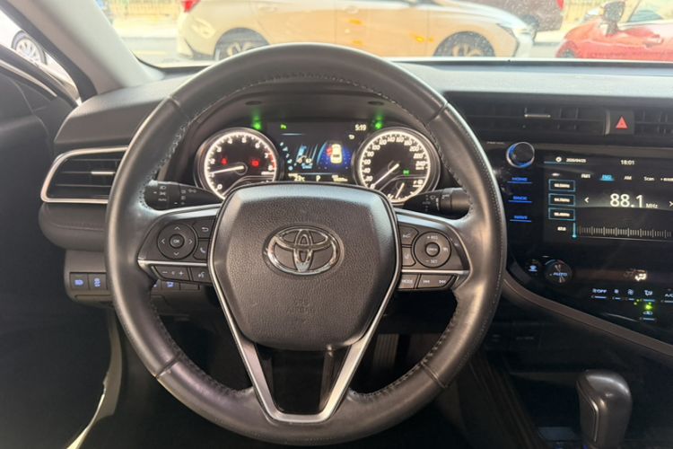 Used Toyota Camry 2019 2.5G Luxury Edition China VI Standard Interior 5