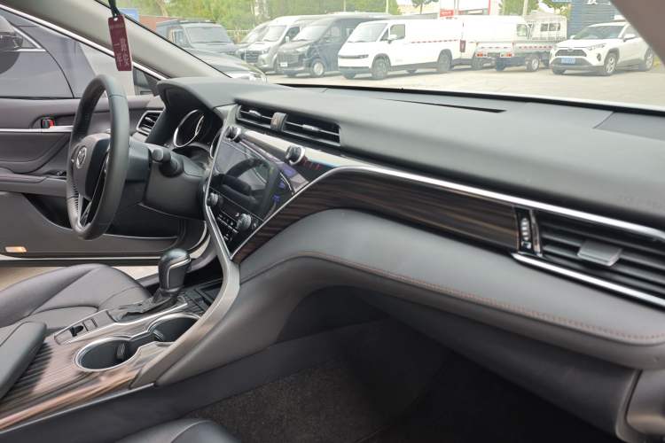 Used Toyota Camry 2019 Revised Version 2.0G Luxury Edition Interior 5