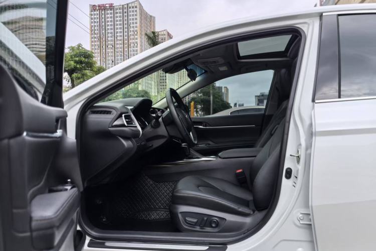 Used Toyota Camry 2019 2.0G Luxury Edition China VI Standard Interior 6