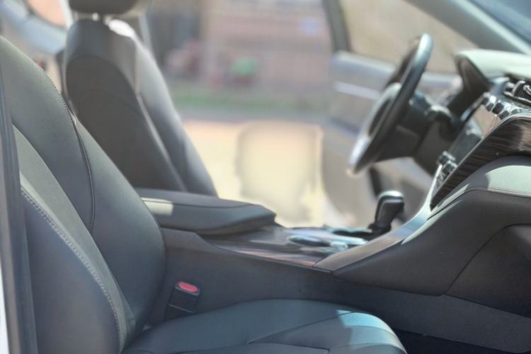 Used Toyota Camry 2019 2.5G Luxury Edition China V Standard Interior 6