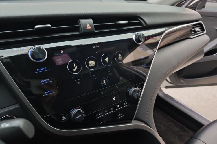 Used Toyota Camry 2019 Revised Version 2.0G Luxury Edition Interior 7