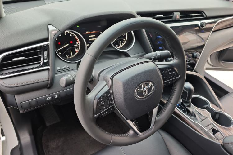 Used Toyota Camry 2019 Revised Version 2.0G Luxury Edition Interior 8