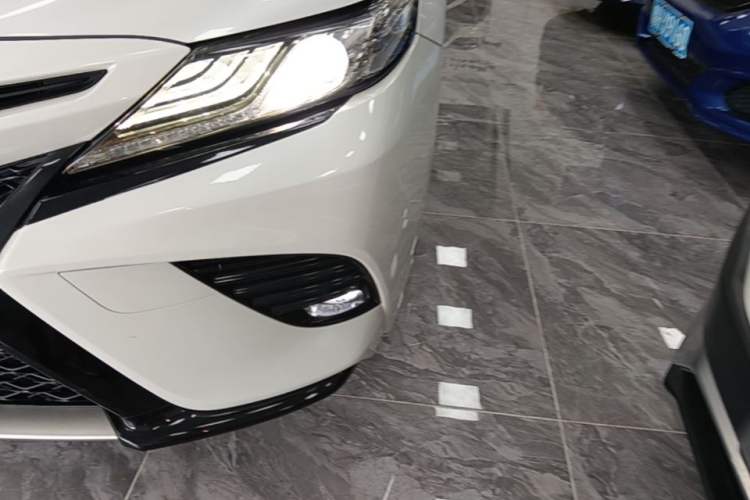 Used Toyota Camry 2019 Revised Version 2.0S Fēngshàng Edition Left Front Headlight