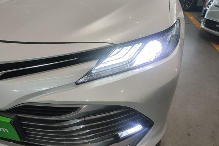 Used Toyota Camry 2019 Dual-Engine 2.5 HG Luxury Edition China VI Standard Left Front Headlight