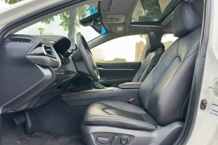 Used Toyota Camry 2019 Revised Version 2.0G Luxury Edition Left Front Seat